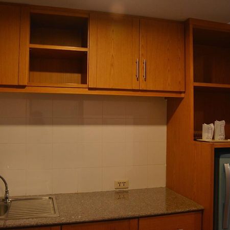 Seven Oaks Inn Bãi biển Jomtien Phòng bức ảnh