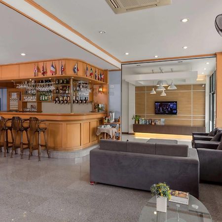 Seven Oaks Inn Bãi biển Jomtien Ngoại thất bức ảnh