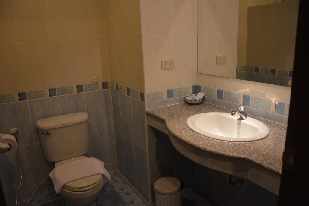Seven Oaks Inn Bãi biển Jomtien Phòng bức ảnh