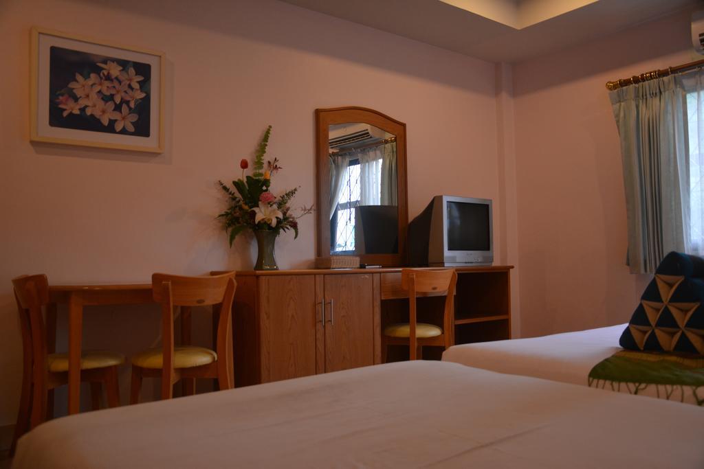 Seven Oaks Inn Bãi biển Jomtien Phòng bức ảnh