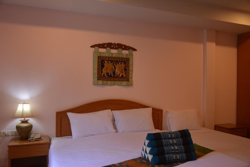 Seven Oaks Inn Bãi biển Jomtien Phòng bức ảnh