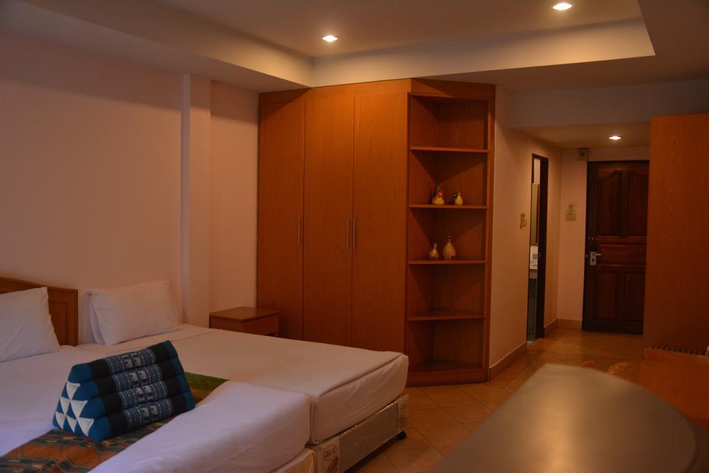 Seven Oaks Inn Bãi biển Jomtien Phòng bức ảnh