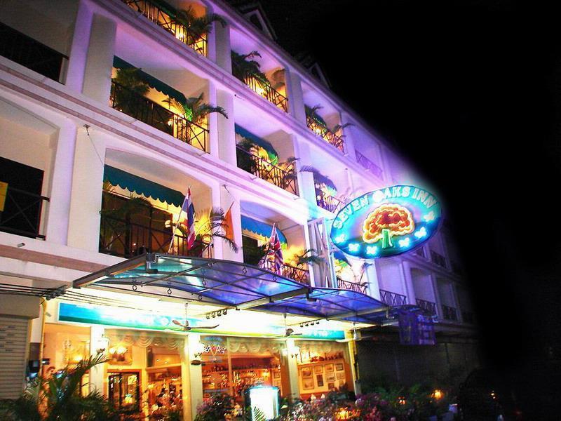 Seven Oaks Inn Bãi biển Jomtien Ngoại thất bức ảnh
