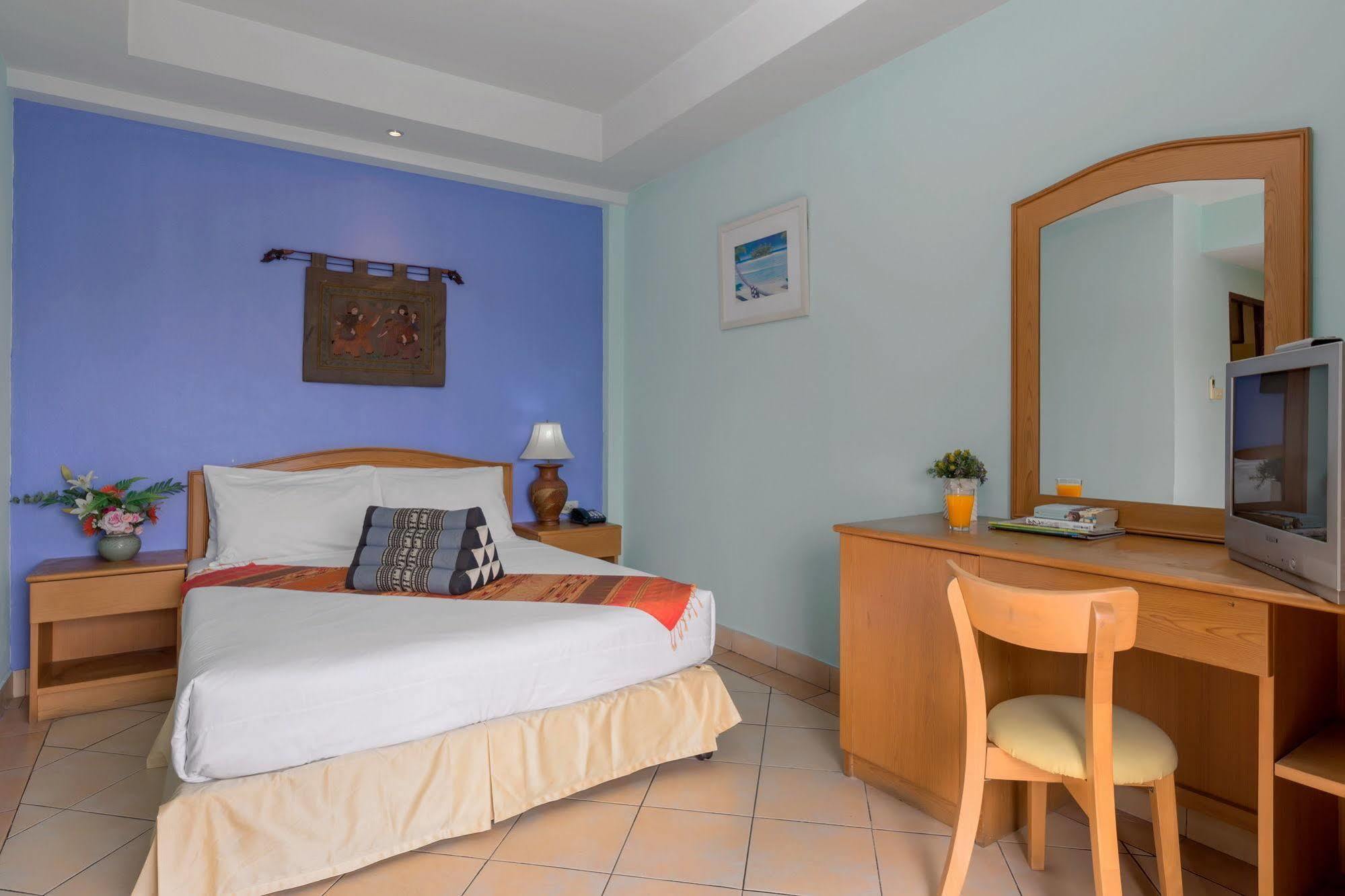 Seven Oaks Inn Bãi biển Jomtien Ngoại thất bức ảnh