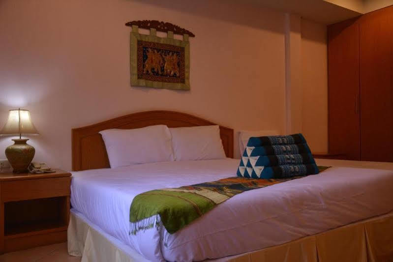 Seven Oaks Inn Bãi biển Jomtien Ngoại thất bức ảnh